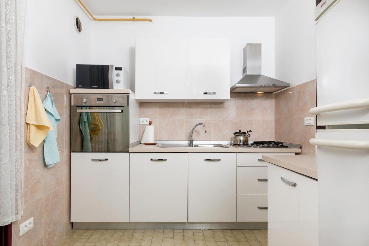 Sisplac Apartment Pula Luaran gambar