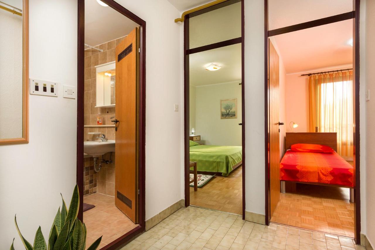 Sisplac Apartment Pula Luaran gambar